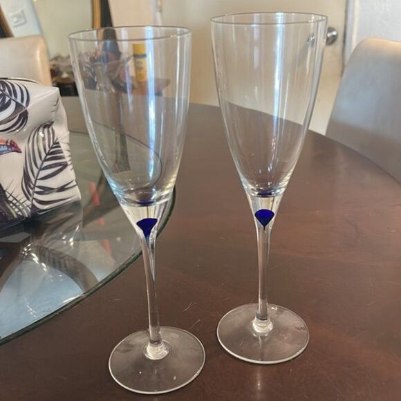 Crystal wine glasses with a  sapphire blue in stem. - Picture 1 of 6